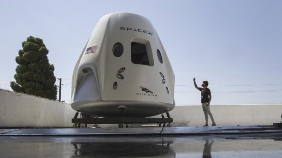 SpaceX prevé viaje tripulado a Estación Espacial en 2019