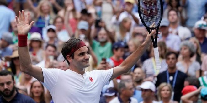 Federer da clase magistral al derrotar a Kyrgios