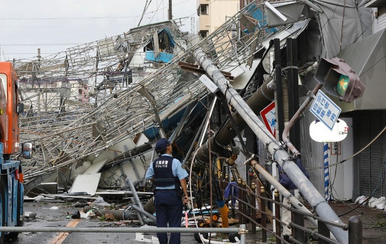 Tifón deja varios muertos y heridos en Japón
