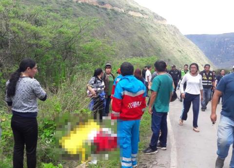 Mueren seis niños futbolistas en accidente en Perú