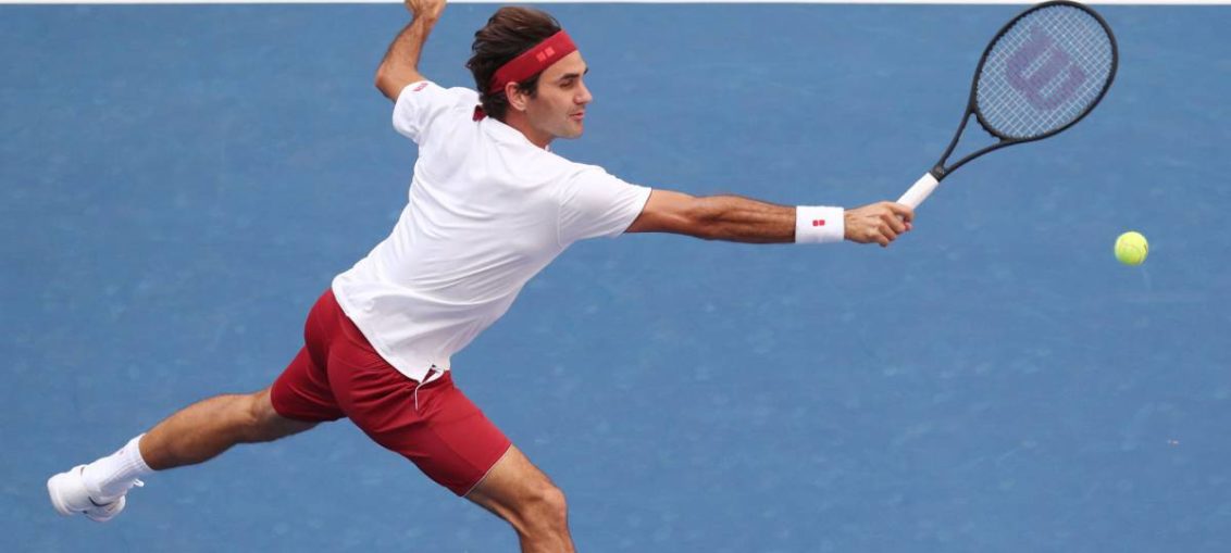Federer da clase magistral al derrotar a Kyrgios