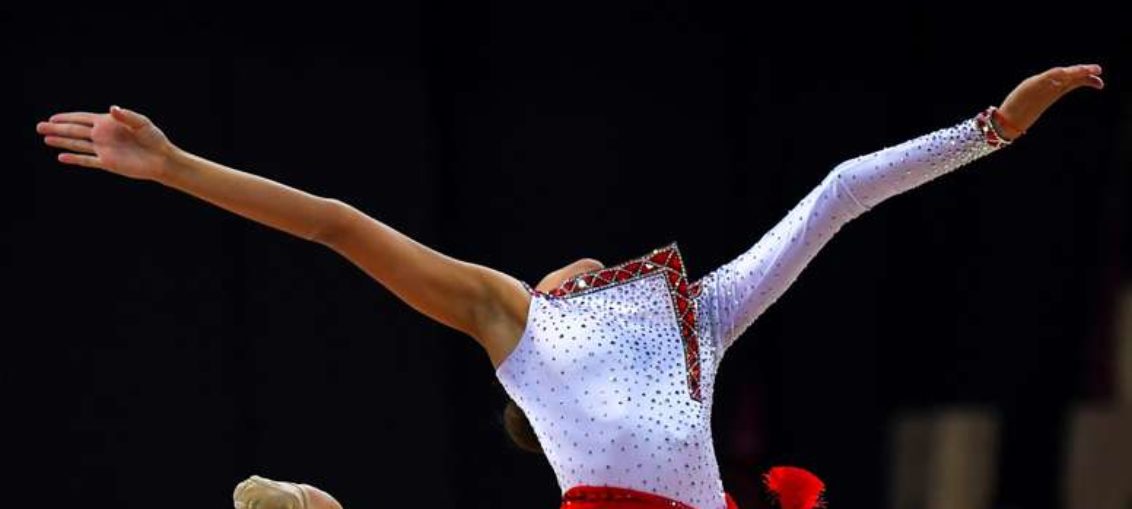 Rusa Dina Averina logra segundo título mundial seguido