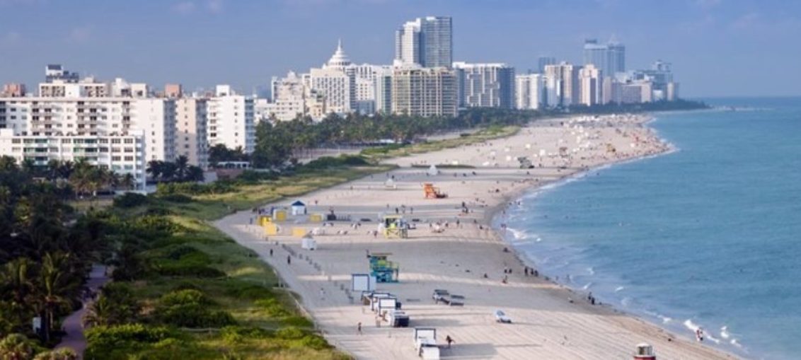Cierrn playa en Miami por alerta de bacterias fecales